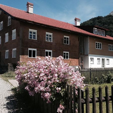 Viktoria Apartments: Family-Friendly with 4-Star Hotel Access Oberstdorf Exterior photo