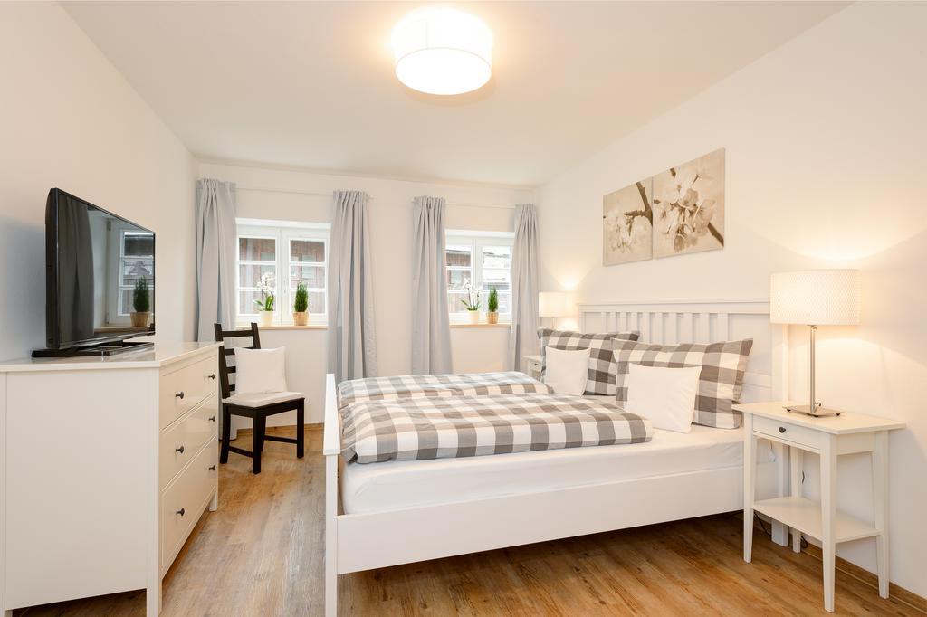 Viktoria Apartments: Family-Friendly with 4-Star Hotel Access Oberstdorf Room photo