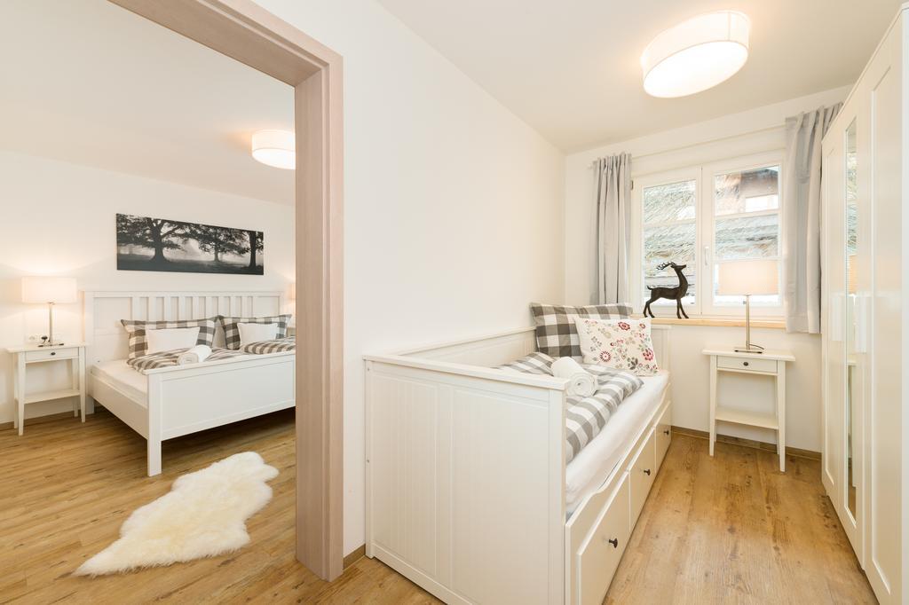 Viktoria Apartments: Family-Friendly with 4-Star Hotel Access Oberstdorf Room photo