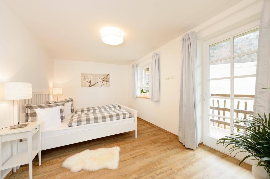 Viktoria Apartments: Family-Friendly with 4-Star Hotel Access Oberstdorf Room photo